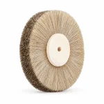Grata de latón con centro de madera Pérez Cardoso® de 100 × 20 mm y filamentos de 0,08 mm para matizado fino