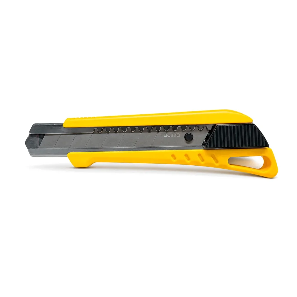 Cúter Tajima LC520 de 18 mm para corte profesional con cuerpo ligero y bloqueo de cuchilla